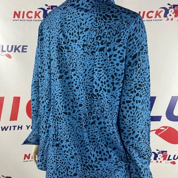 Animal pattern wrap blouse, button up with elastic waist and full collar - Picture 5 of 6